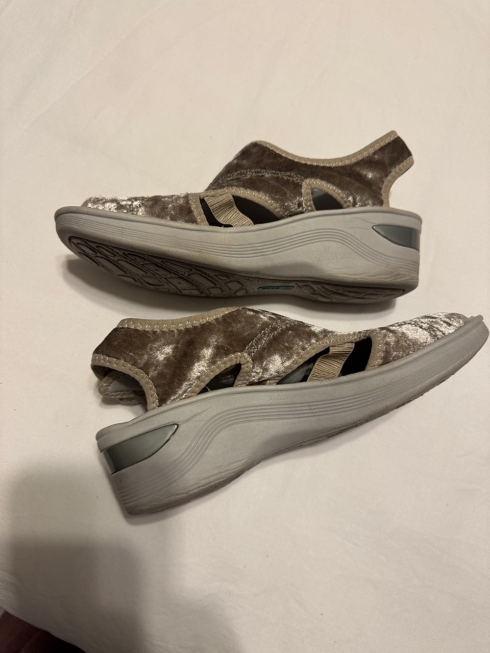 Bzees Velvet Brown Wedge Sandals - Picture 5 of 5